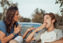 Jak rozmawiać z rodzicami, którzy negują problemy psychiczne swojego dziecka? Jak rozmawiać z rodzicami, którzy negują problemy psychiczne swojego dziecka?